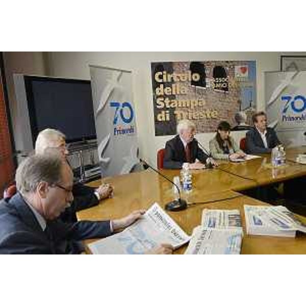 Gianni Torrenti (Assessore regionale Cultura), Bojan Brezigar (Presidente Società editrice Primorski dnevnik), Debora Serracchiani (Presidente Regione Friuli Venezia Giulia) e Dusan Udovic (Direttore Primorski dnevnik) al Circolo della Stampa per il 70° anniversario di fondazione del quotidiano in lingua slovena di Trieste "Primorski dnevnik" - Trieste 13/05/2015