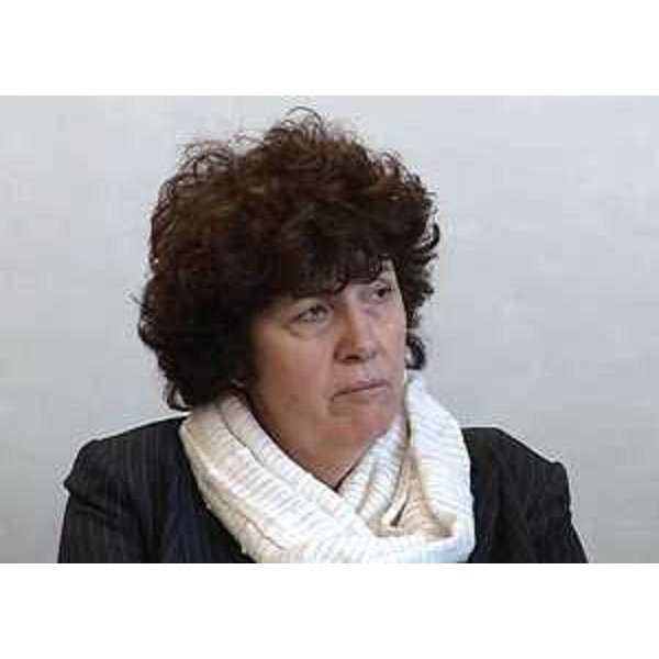 Loredana Panariti (Assessore regionale Lavoro) durante l'incontro con i sindacati territoriali e i rappresentanti dei lavoratori della Cartiera del Gruppo Burgo, in Municipio - Duino-Aurisina 15/05/2015