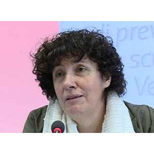 Loredana Panariti (Assessore regionale Istruzione, Pari Opportunità, Politiche giovanili) alla presentazione dei principali risultati del "Progetto regionale di prevenzione e contrasto del fenomeno del bullismo omofobico", nell'Auditorium della Regione FVG - Udine 16/05/2015