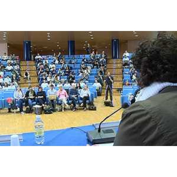 Loredana Panariti (Assessore regionale Istruzione, Pari Opportunità, Politiche giovanili) alla presentazione dei principali risultati del "Progetto regionale di prevenzione e contrasto del fenomeno del bullismo omofobico", nell'Auditorium della Regione FVG - Udine 16/05/2015