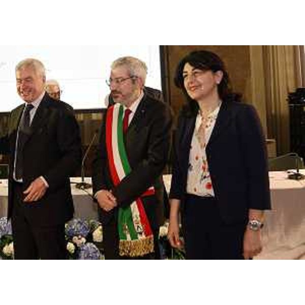 Carlo Sangalli (Presidente Confcommercio), Furio Honsell (Sindaco Udine) e Mariagrazia Santoro (Assessore regionale Pianificazione territoriale) alla cerimonia per i 70 anni della Confcommercio del Friuli Venezia Giulia, nel Salone del Parlamento del Castello - Udine 18/05/2015