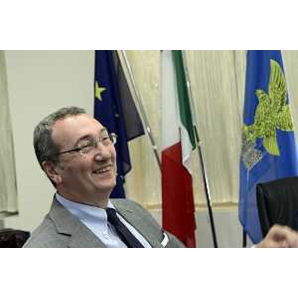 Sergio Bolzonello (Vicepresidente Regione FVG e assessore Attività produttive) in conferenza stampa per fare il punto sull'attuazione della legge regionale "Rilancimpresa FVG" - Trieste 19/05/2015