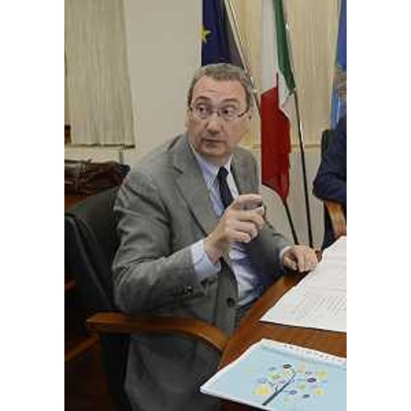 Sergio Bolzonello (Vicepresidente Regione FVG e assessore Attività produttive) in conferenza stampa per fare il punto sull'attuazione della legge regionale "Rilancimpresa FVG" - Trieste 19/05/2015