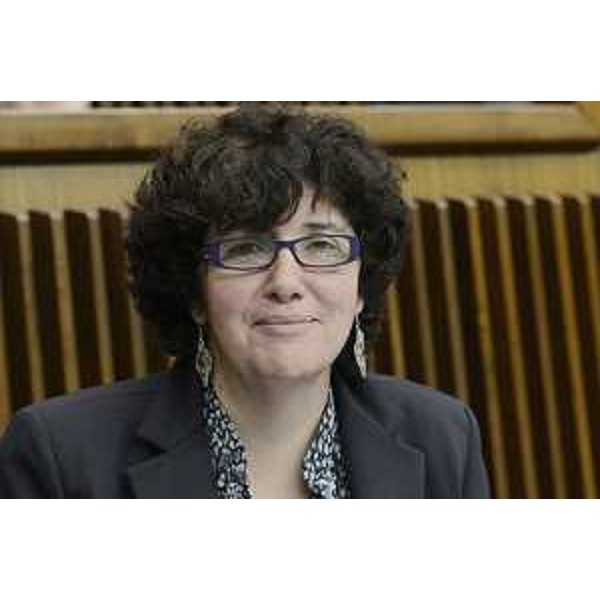 Loredana Panariti (Assessore regionale Lavoro, Formazione, Istruzione, Pari Opportunità, Politiche giovanili, Ricerca e Università) durante i lavori d'Aula per l'approvazione dell'Area Agenzia regionale per il Lavoro, in Consiglio regionale - Trieste 19/05/2015