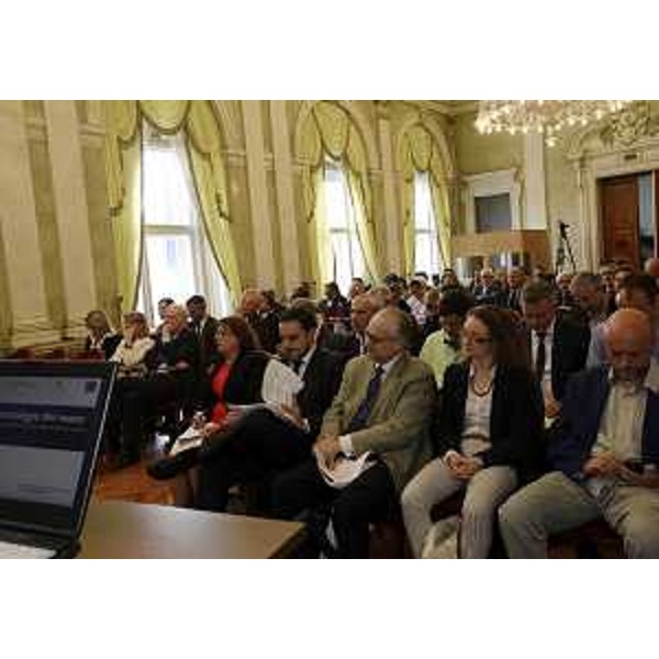 Pubblico alla conferenza "Le tecnologie del mare: dal Friuli Venezia Giulia alla macroregione Adriatico-Ionica", nel Salone di Rappresentanza della sede della Regione FVG - Trieste 20/05/2015