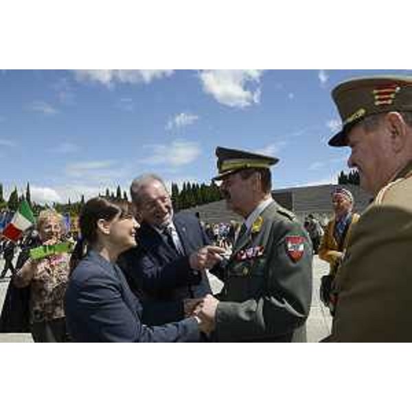 Debora Serracchiani (Presidente Regione Friuli Venezia Giulia) alla cerimonia conclusiva del IV Raduno nazionale di Assoarma - Sacrario Militare di Redipuglia 24/05/2015