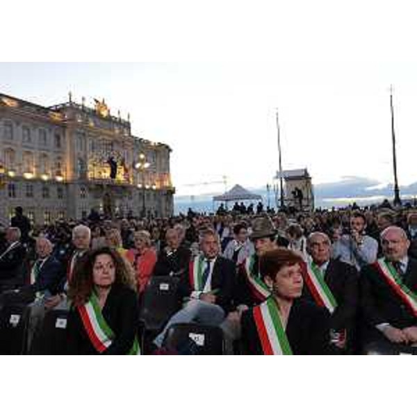 Eventi conclusivi della grande iniziativa nazionale "L'Esercito marciava ...", in piazza Unità d'Italia - Trieste 24/05/2015