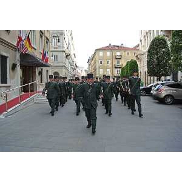 Arrivo della maxi staffetta de "L'Esercito marciava ..." in piazza Unità d'Italia - Trieste 24/05/2015