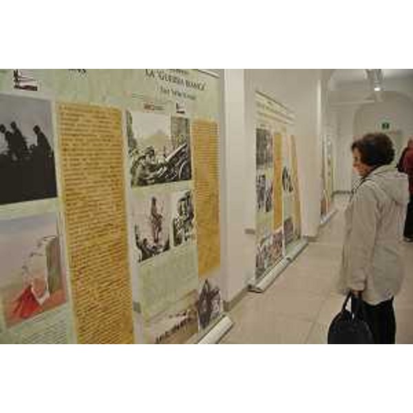 Mostra statica sui principali mezzi e materiali dell'Esercito allestita nel Palazzo della Regione FVG, in piazza Unità d'Italia, nell'ambito dell'evento commemorativo "L'Esercito marciava ..." nel Centenario dell'ingresso dell'Italia nella Prima Guerra Mondiale - Trieste 22/05/2015