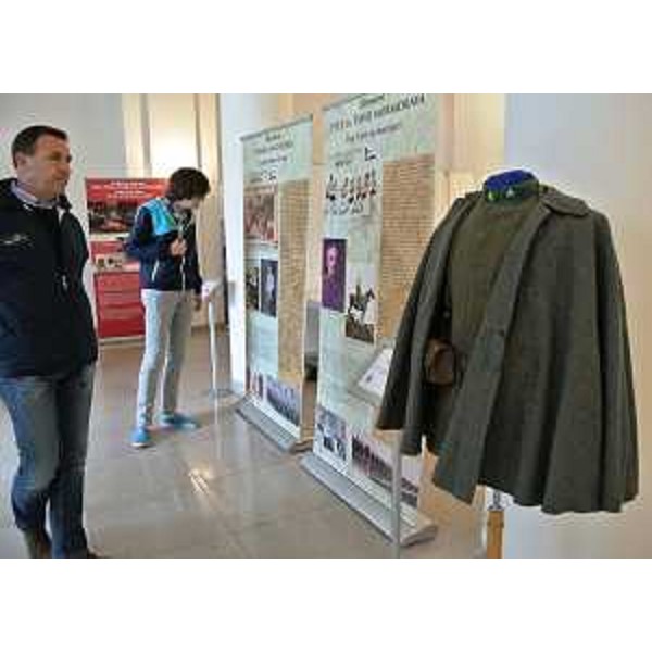 Mostra statica sui principali mezzi e materiali dell'Esercito allestita nel Palazzo della Regione FVG, in piazza Unità d'Italia, nell'ambito dell'evento commemorativo "L'Esercito marciava ..." nel Centenario dell'ingresso dell'Italia nella Prima Guerra Mondiale - Trieste 22/05/2015