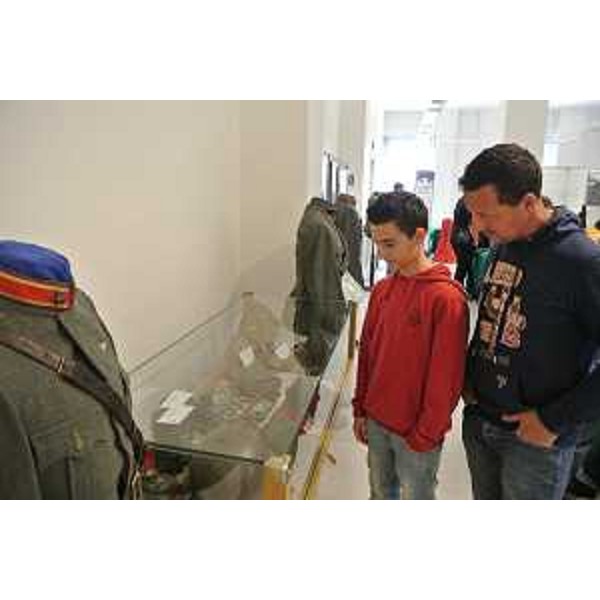 Mostra statica sui principali mezzi e materiali dell'Esercito allestita nel Palazzo della Regione FVG, in piazza Unità d'Italia, nell'ambito dell'evento commemorativo "L'Esercito marciava ..." nel Centenario dell'ingresso dell'Italia nella Prima Guerra Mondiale - Trieste 22/05/2015