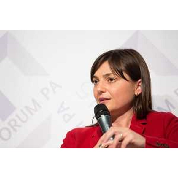 Debora Serracchiani (Presidente Regione Friuli Venezia Giulia) alla tavola rotonda "Il Piano di Crescita digitale" a Forum PA 2015 - Roma 27/05/2015 (Stefano Corso - Photographer)