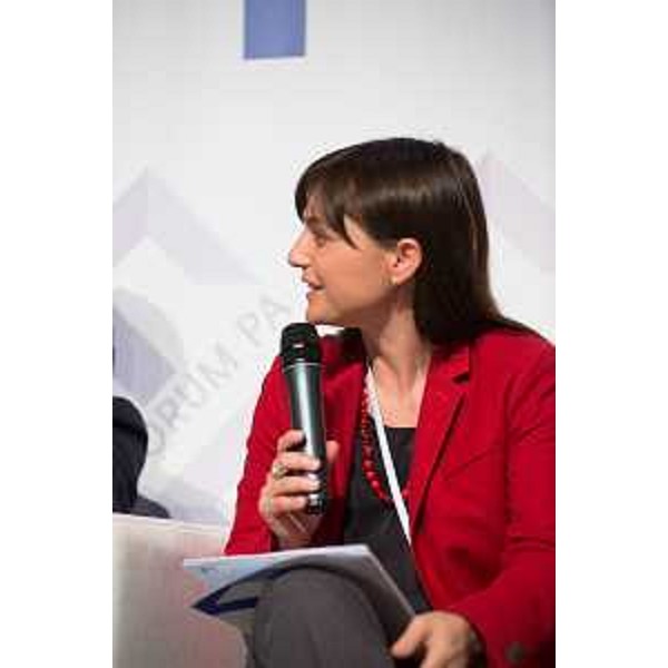 Debora Serracchiani (Presidente Regione Friuli Venezia Giulia) alla tavola rotonda "Il Piano di Crescita digitale" a Forum PA 2015 - Roma 27/05/2015 (Stefano Corso - Photographer)