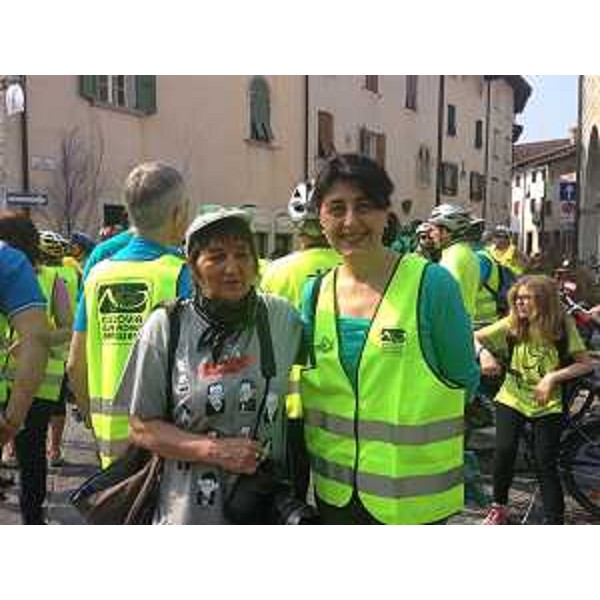Mariagrazia Santoro (Assessore regionale Infrastrutture e Mobilità) all'inaugurazione del tratto della Ciclovia Alpe Adria Radweg (CAAR) tra Venzone e il ponte sul Tagliamento di Braulins - 30/05/2015