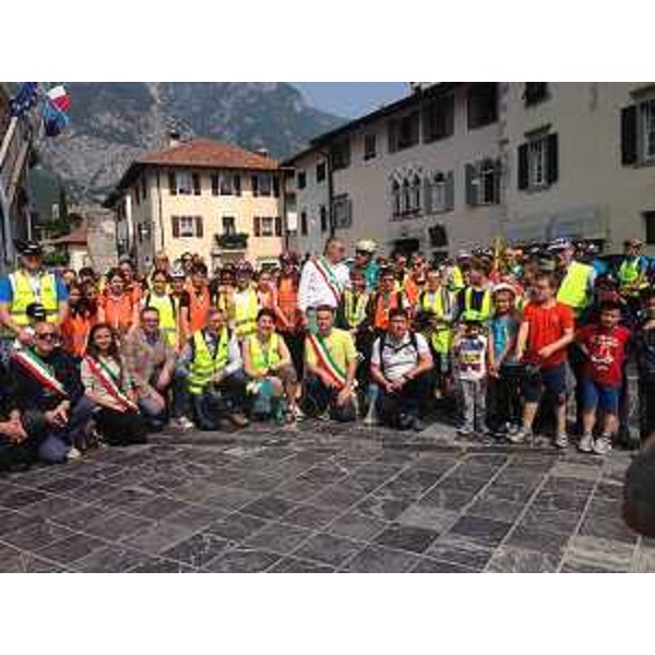 Mariagrazia Santoro (Assessore regionale Infrastrutture e Mobilità) all'inaugurazione del tratto della Ciclovia Alpe Adria Radweg (CAAR) tra Venzone e il ponte sul Tagliamento di Braulins - 30/05/2015