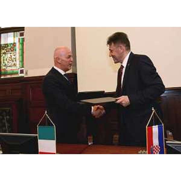 Mauro Del Savio (Presidente di Finest) e Luka Burilovic (presidente Camera dell’Economia di Croazia) – Zagabria 03/06/2015