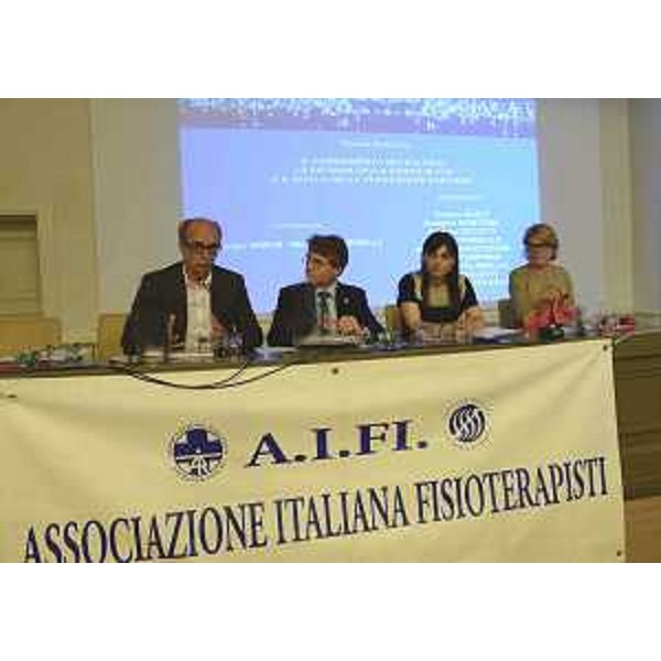 Debora Serracchiani (Presidente Friuli Venezia Giulia) e Maria Sandra Telesca (assessore regioanle alla Salute) al convegno Nazionale dell’Associazione Italiana Fisioterapisti – Trieste 05/06/2015