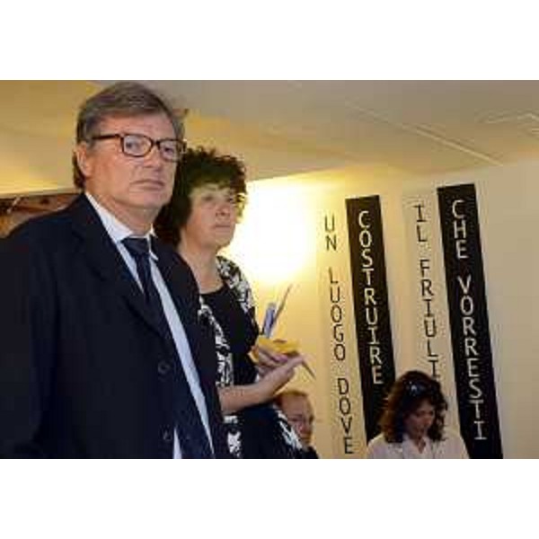 Giovanni Da Pozzo (Presidente CCIAA Udine) e Loredana Panariti (Assessore regionale Lavoro e Formazione) alla Giornata di presentazione dell'Agenda del Futuro - Udine 2024 - Udine 09/06/2015