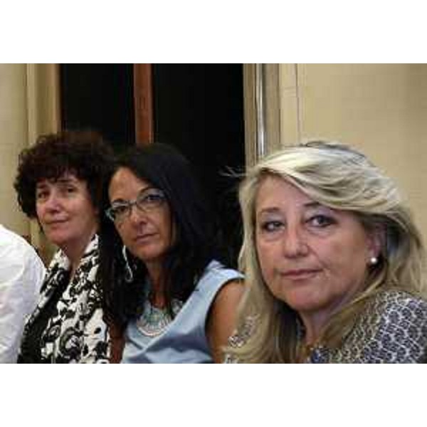Loredana Panariti (Assessore regionale Lavoro, Formazione, Istruzione, Pari Opportunità, Politiche giovanili, Ricerca e Università), Raffaella Palmisciano (Consigliera di Parità Regione Friuli Venezia Giulia) e Annamaria Poggioli [Presidente Commissione Regionale Pari Opportunità (CRPO)] all'incontro "Il Jobs Act e la sfida per le pari opportunità" nella sala Ajace del Comune - Udine 09/06/2015