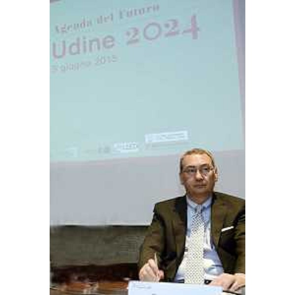 Sergio Bolzonello (Vicepresidente Regione FVG e assessore Attività produttive) alla presentazione degli esiti dello studio Agenda del Futuro - Udine 2024 - Udine 09/06/2015