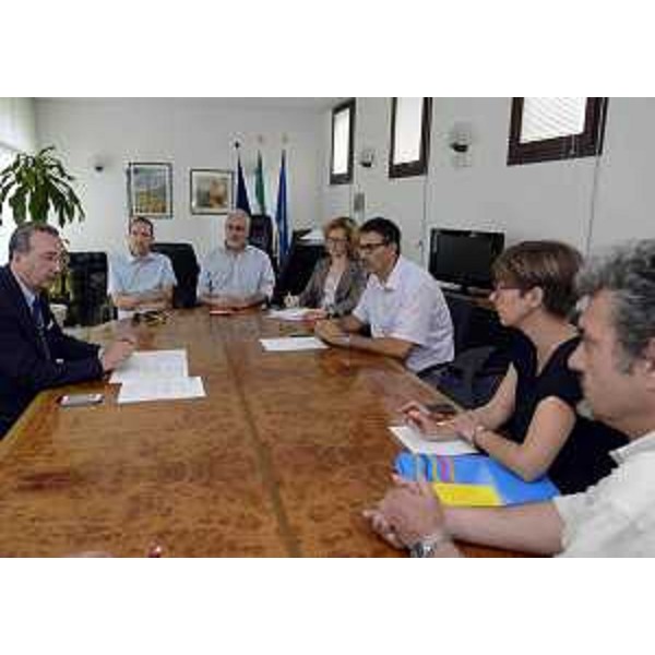 Sergio Bolzonello (Vicepresidente Regione FVG e assessore Attività produttive) incontra i rappresentanti delle organizzazioni sindacali in merito alla situazione del sistema delle Camere di Commercio della regione - Pordenone 10/06/2015
