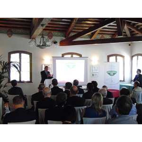 Sergio Bolzonello (Vicepresidente Regione FVG e assessore Attività produttive) all'incontro "Venchiaredo, un percorso d'eccellenza" - Cordovado 10/06/2015