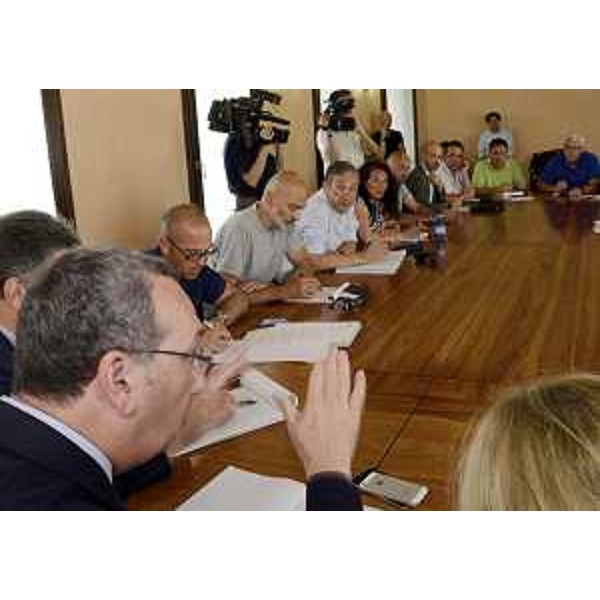 Sergio Bolzonello (Vicepresidente Regione FVG e assessore Attività produttive) al Tavolo sulla crisi aziendale della Lavinox di Villotta di Chions - Pordenone 10/06/2015