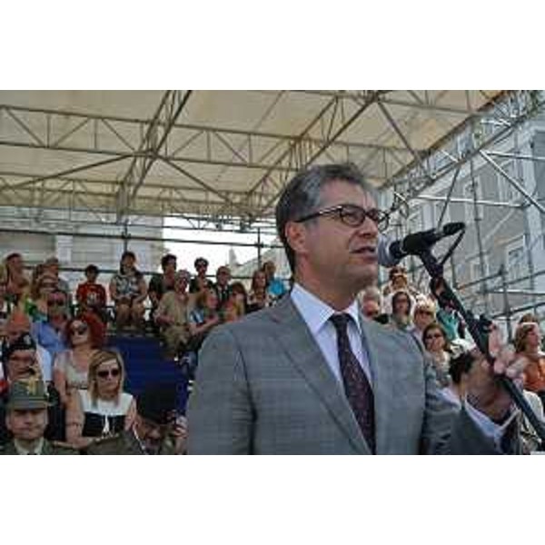 Francesco Peroni (Assessore regionale Finanze) alla solenne cerimonia militare conclusiva del 44° Raduno nazionale dell'Associazione Arma di Cavalleria, in piazza Unità d'Italia - Trieste 14/06/2015