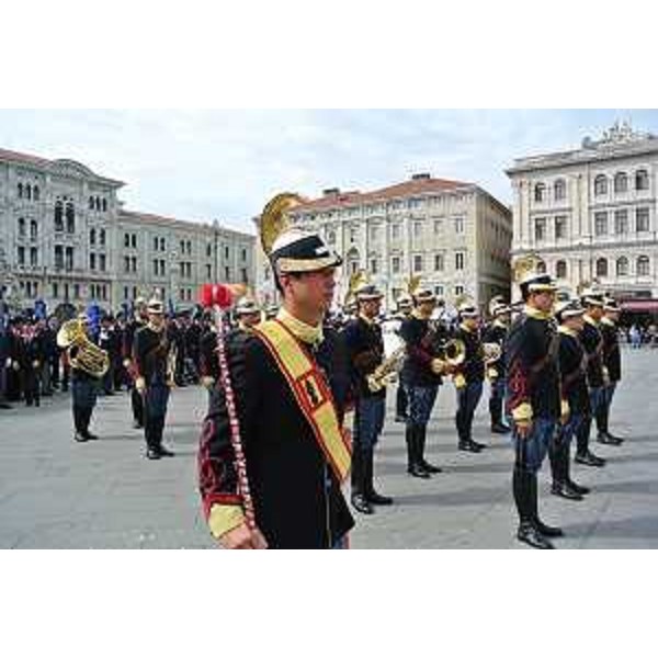 Solenne cerimonia militare conclusiva del 44° Raduno nazionale dell'Associazione Arma di Cavalleria, in piazza Unità d'Italia - Trieste 14/06/2015