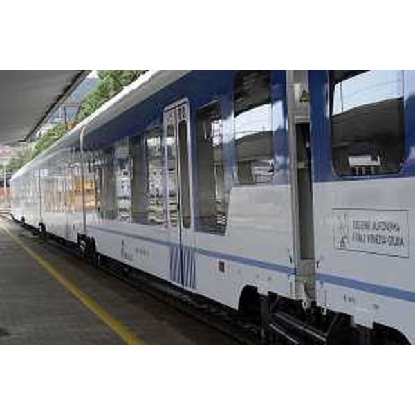 Il nuovo elettrotreno ETR 563, costruito dalle Construcciones y Auxiliar de Ferrocarriles (CAF) per la Regione FVG, in arrivo alla Stazione ferroviaria - Trieste 15/06/2015