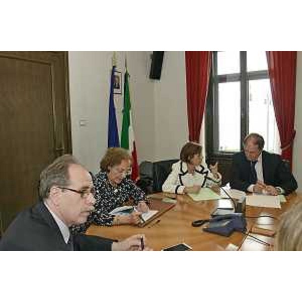 Gianni Torrenti (Assessore regionale Solidarietà) e i commissari di Governo di Trieste Francesca Adelaide Garufi, di Udine Provvidenza Delfina Raimondo e di Gorizia Vittorio Zappalorto, in Prefettura - Trieste 18/06/2015