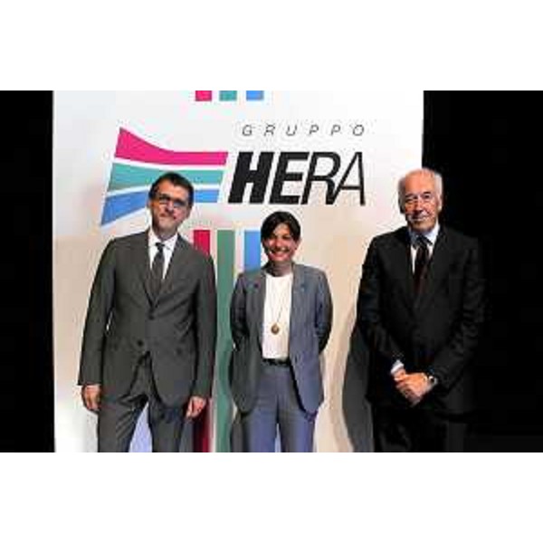 Virginio Merola (Sindaco Bologna), Debora Serracchiani (Presidente Regione Friuli Venezia Giulia) e Tomaso Tommasi di Vignano (Presidente Gruppo Hera S.p.A.) - Bologna 19/06/2015 (Foto Gruppo Hera S.p.A.)