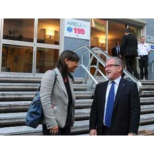 I presidenti Debora Serracchiani (Regione Friuli Venezia Giulia) e Roberto Maroni (Regione Lombardia) all'ingresso dell'Agenzia Regionale Emergenza Urgenze (AREU) - Milano 22/06/2015 (Foto Agenzia Stampa Lombardia Notizie)