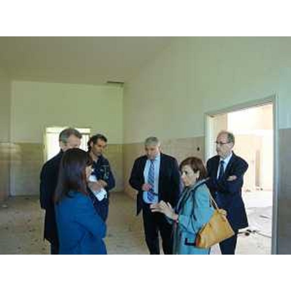 Debora Serracchiani (Presidente Regione Friuli Venezia Giulia), Claudio Cracovia (Questore Udine), Provvidenza Delfina Raimondo (Prefetto Udine) e Gianni Torrenti (Assessore regionale Solidarietà) durante il sopralluogo alla Caserma Cavarzerani in via Cividale - Udine 24/06/2015