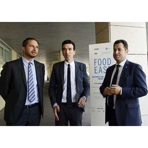 Cristiano Shaurli (Assessore regionale Risorse agricole e forestali), Maurizio Martina (Ministro Politiche agricole, alimentari e forestali) e Franco Iacop (Presidente Consiglio regionale) al Food East Research and Innovation Forum 2015 - Udine 25/06/2015