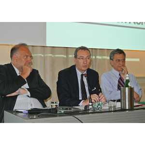 Roberto Cosolini (Sindaco Trieste), Sergio Bolzonello (Vicepresidente Regione FVG e assessore Attività produttive e Cooperazione) e Paolo Cattabiani (Presidente Coop Consumatori Nordest) alla conferenza stampa in cui si annuncia la riapertura (1° luglio 2015) di 11 punti vendita (ex Cooperative Operaie) da parte di Coop Consumatori Nordest - Trieste 25/06/2015