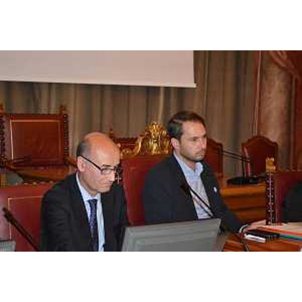 Francesco Miniussi (Vicedirettore centrale Attività produttive, Commercio, Cooperazione, Risorse agricole e forestali) e Cristiano Shaurli (Assessore regionale Risorse agricole e forestali) alla riunione del Comitato di sorveglianza del Piano di Sviluppo Rurale (PSR) 2007-2013 - Udine 26/06/2015 (Foto Bepi Pucciarelli)