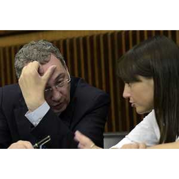 Sergio Bolzonello (Vicepresidente Regione FVG e assessore Attività produttive, Cooperazione e Turismo) e Debora Serracchiani (Presidente Regione Friuli Venezia Giulia) durante i lavori del Consiglio regionale - Trieste 26/06/2015
