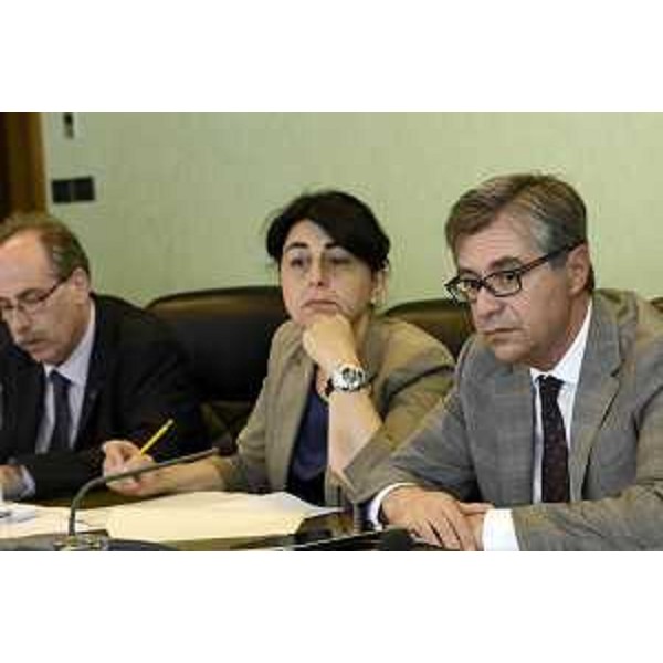 Gli assessori Gianni Torrenti (Cultura, Sport e Solidarietà), Mariagrazia Santoro (Infrastrutture, Mobilità, Pianificazione territoriale, Lavori pubblici, Edilizia) e Francesco Peroni (Finanze, Patrimonio, Coordinamento e Programmazione Politiche economiche e comunitarie) durante la riunione della Giunta regionale del FVG - Trieste 26/06/2015