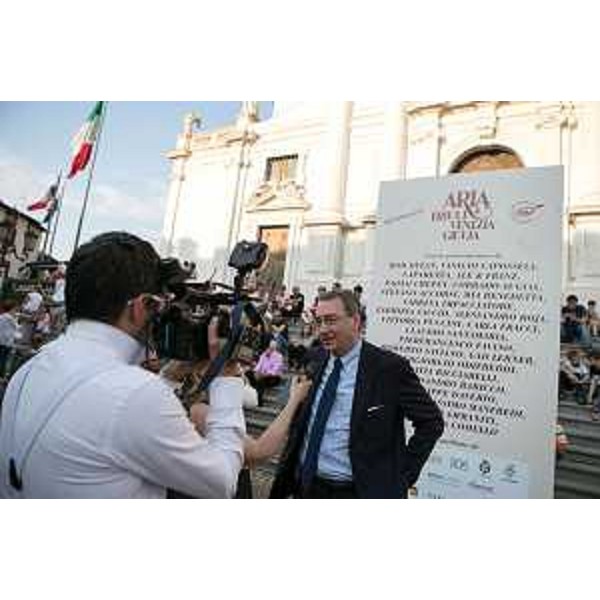 Sergio Bolzonello (Vicepresidente Regione FVG e assessore Attività produttive) all'inaugurazione di "Aria di Friuli Venezia Giulia", in piazza Duomo - San Daniele del Friuli 26/06/2015