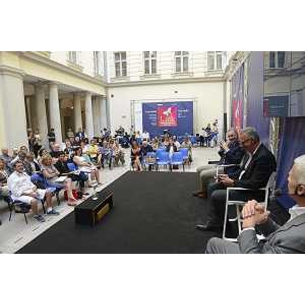 Sergio Bolzonello (Vicepresidente Regione FVG e assessore Attività produttive), Giovanni Marzini (Giornalista) e Andrea Illy (Presidente e amministratore delegato Illycaffè S.p.A.) nel corso del dibattito "EXPOttimismo", primo appuntamento della prima edizione del "Festival L.ink Premio Luchetta incontra", organizzato nell'ambito della dodicesima edizione del Premio giornalistico internazionale Marco Luchetta all'interno del Palazzo della Regione in piazza Unità - Trieste 29/06/2015