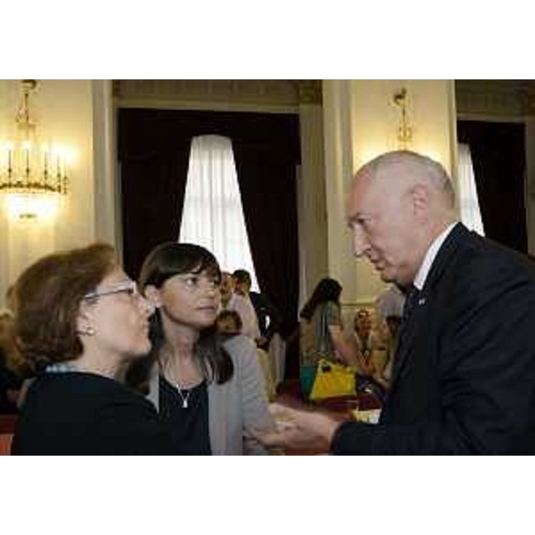 Francesca Adelaide Garufi (Prefetto Trieste), Debora Serracchiani (Presidente Regione Friuli Venezia Giulia) e Mario Morcone (Capo Dipartimento Libertà civili e Immigrazione, Ministero Interno) in Prefettura - Trieste 30/06/2015