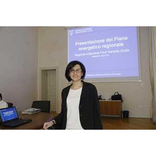 Sara Vito (Assessore regionale Ambiente ed Energia) alla presentazione del Piano Energetico Regionale (P.E.R.) - Trieste 01/07/2015
