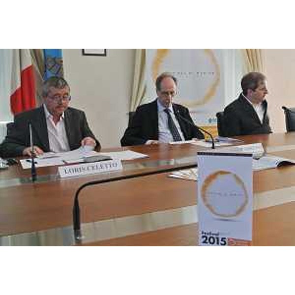 Loris Celetto (Direttore generale Associazione Progetto Musica), Gianni Torrenti (Assessore regionale Cultura) ed Enrico Bronzi (Direttore artistico Nei Suoni Dei Luoghi) alla presentazione della XVII edizione del Festival di musica e territori "Nei Suoni Dei Luoghi" - Trieste 02/07/2015