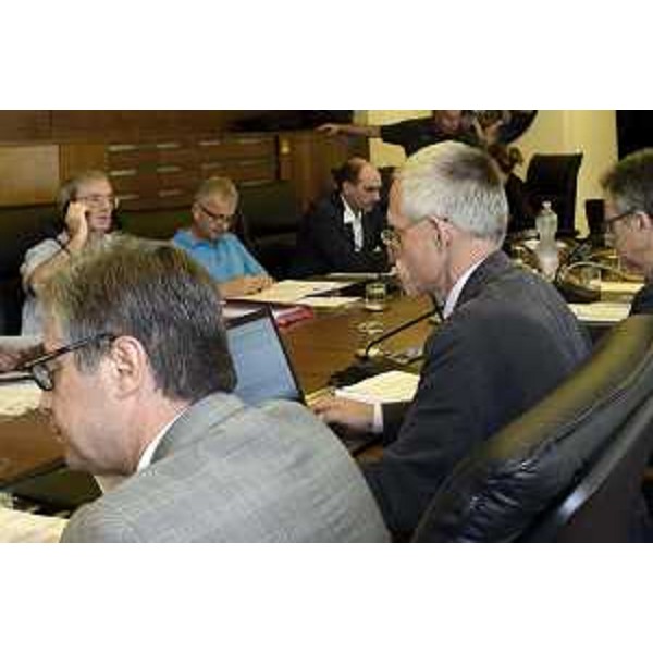 Francesco Peroni (assessore Finanze) in I Commissione – Trieste 07/07/2015