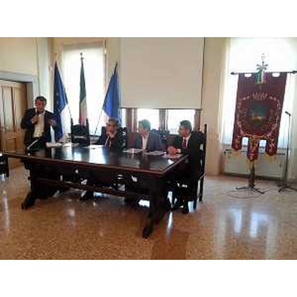 Francesco Martines (sindaco Palmanova) durante la presentazione del “Programma unitario di valorizzazione territoriale di immobili pubblici (PUVAT)” – Palmanova 10/07/2015