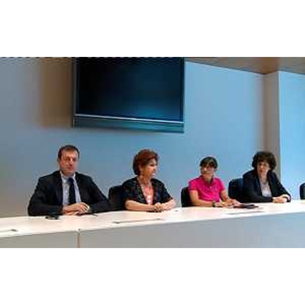 Loredana Panariti (Assessore regionale Lavoro), Debora Serracchiani (presidente Friuli Venezia Giulia) e Teresa Bellanova (sottosegretario di Stato al Lavoro) – Udine 13/07/2015