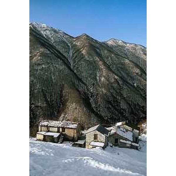 Case tipiche in un borgo di Uccea, Frazione di Resia (Udine). Foto: Archivio del Corpo forestale regionale - Dario Di Gallo