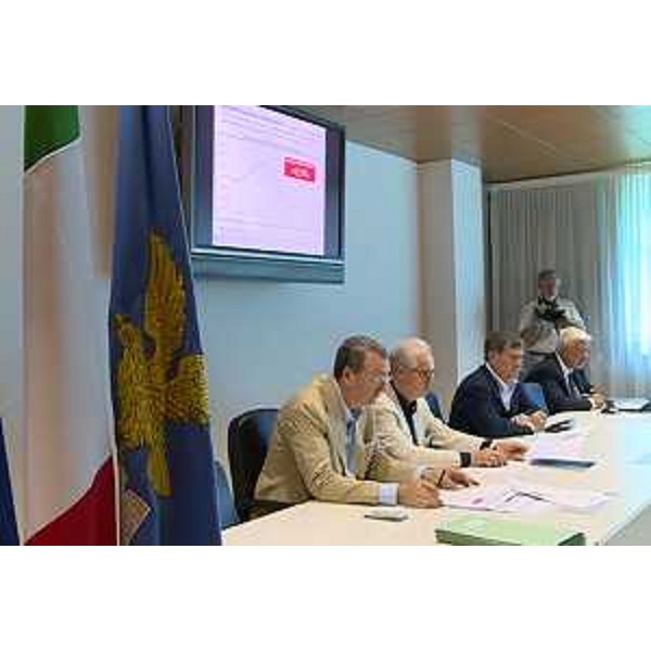 Sergio Bolzonello (Vicepresidente Regione FVG e assessore Attività produttive) alla presentazione dei dati sul terziario relativi al secondo trimestre 2015, realizzata da Confcommercio FVG in collaborazione con Format Research - Udine 20/07/2015