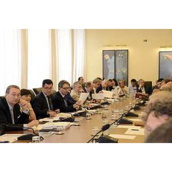Sergio Bolzonello (Vicepresidente Regione FVG e assessore Attività produttive) e Debora Serracchiani (Presidente Regione Friuli Venezia Giulia) alla riunione dei capigruppo dedicata alla situazione del Consorzio Aussa Corno, con i rappresentanti della compagine societaria, in Consiglio regionale - Trieste 21/07/2015